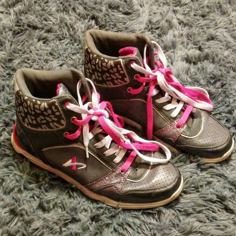 Athletech sneakers size 10